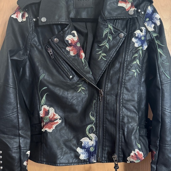 BLANKNYC Black Moto Vegan Leather Jacket - Floral Embroidery - size large - Picture 4 of 11